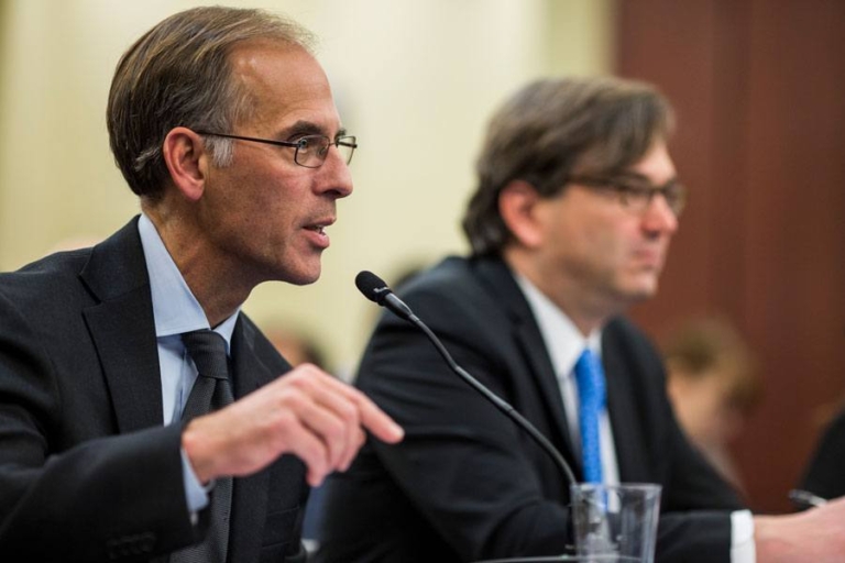 Moody’s Chief Economist Warns: Economy On Precipice of Recession