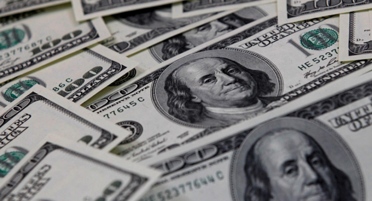 U.S. equity funds register biggest weekly outflow in about 1-1/2 years