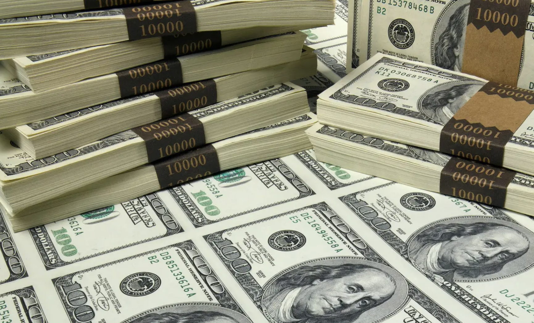 Top economist David Rosenberg says the US economy is a ‘dead man walking’ – and warns of a ‘hard landing’ ahead